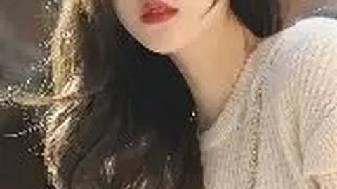 刘烨接送儿子途中意外被偷拍，镜头下的他如同狗仔队般专注